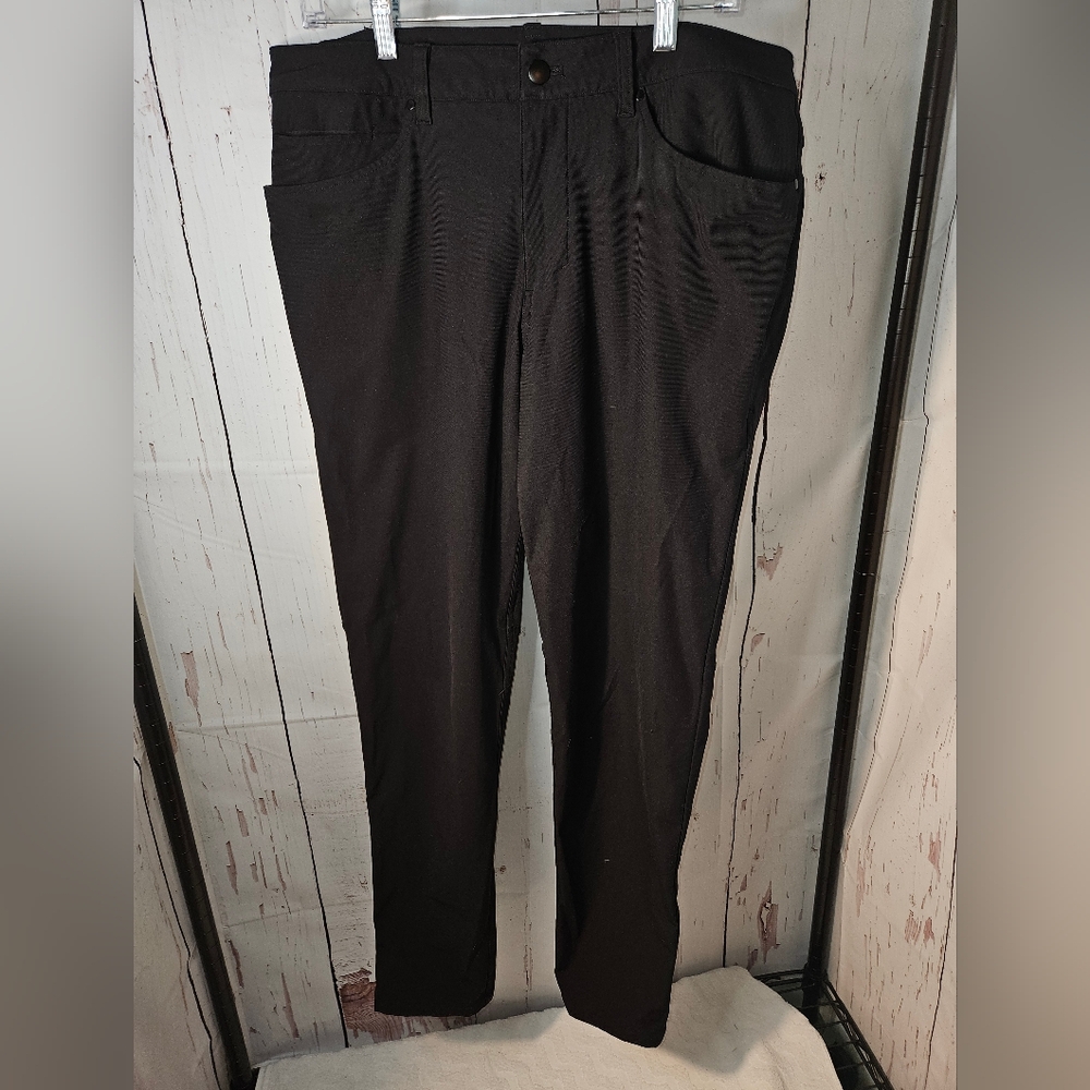 Lululemon men's Black Golf Pants size 34" Buisness Golf Casual